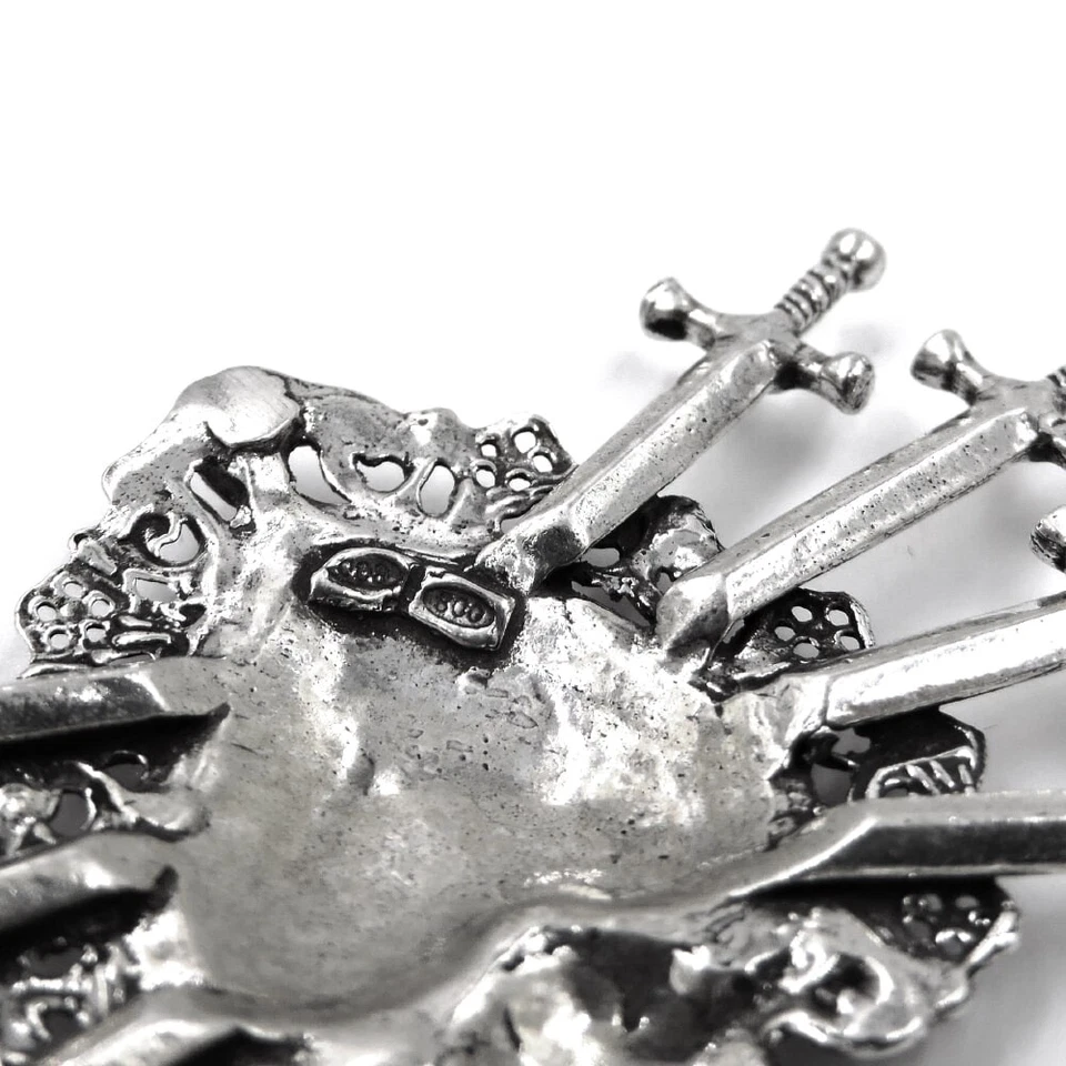 Ciondolo Cuore Ex Voto con Sette Spade in Argento 800 Smaltato Rosso - Immagine 3 di 4