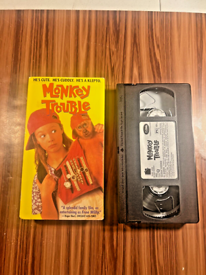Monkey Trouble VHS 1994 Thora Birch Mimi Rogers Harvey Keitel