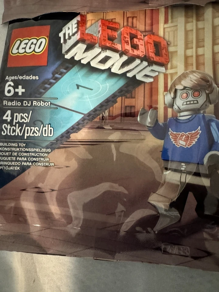 Lote de 4 minifiguras exclusivas de la película LEGO: Radio DJ Robot (5002203) Foto 2 de 3