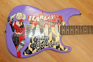 HARLEY QUINN FENDER Guitar Hand Painted MARGOT ROBBIE ...
