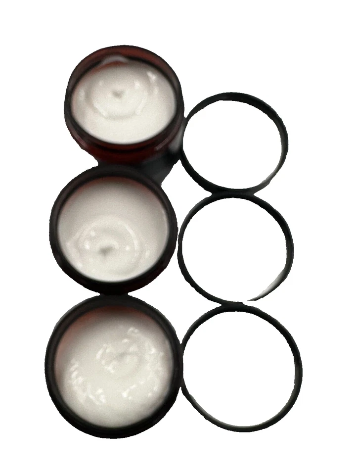 Bath & Body Works LOTE de 3 Crema Facial Hialurónica Hialurónica Essentials para Hombres 4 OZ Foto 4 de 4