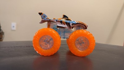 Hot Wheels Monster Truck Tiger Shark