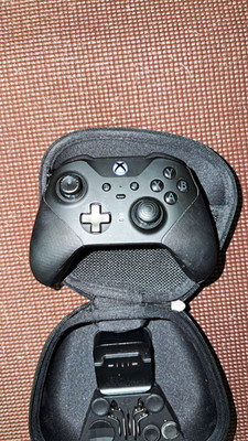 Microsoft Xbox Elite Wireless Controller Series 2 Wireless w/ Case Dock