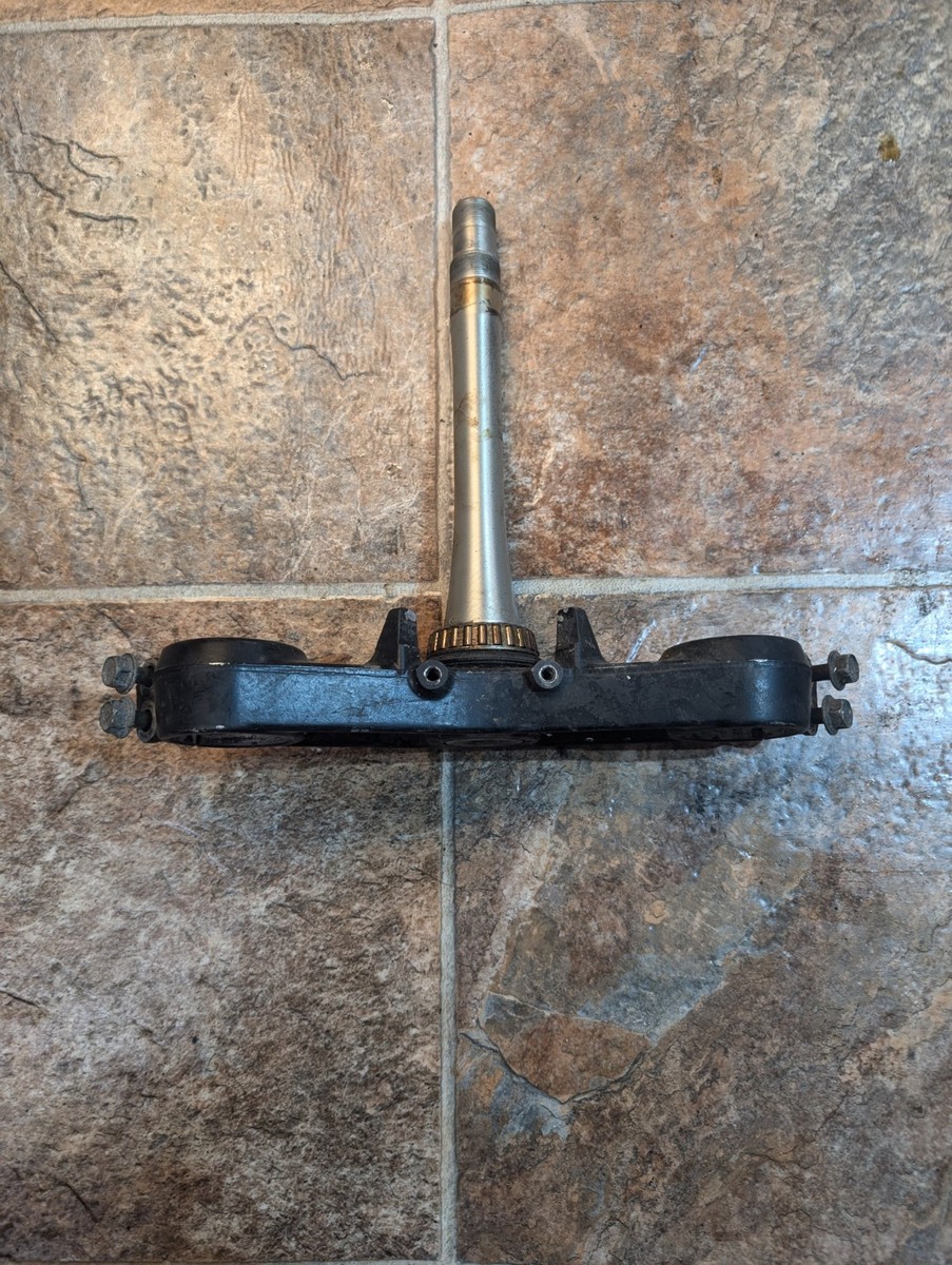 1998 1999 98 99 Kawasaki Ninja ZX-6 ZX6E ZX6 Lower Triple Tree B6