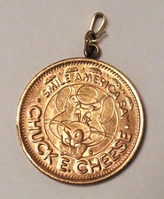 RARE! Gold Plated 1983 Chuck E Cheese Coin Pendant Necklace Medallion Game Token
