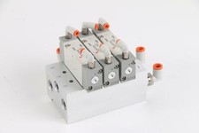 SMC SS5YJ7-DUM02685 Manifold W/ 3x SYJA7240 Valves