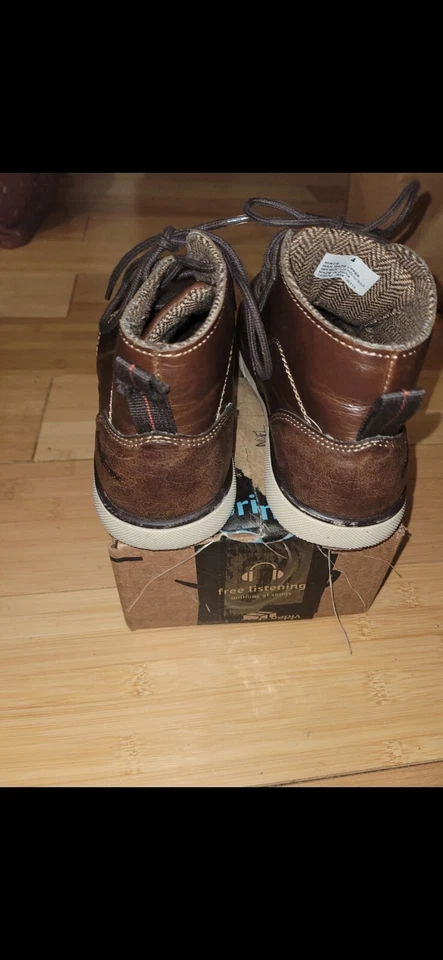 Zapatos Eddie Bauer Chucka para niños talla 4 (niños) Foto 3 de 4