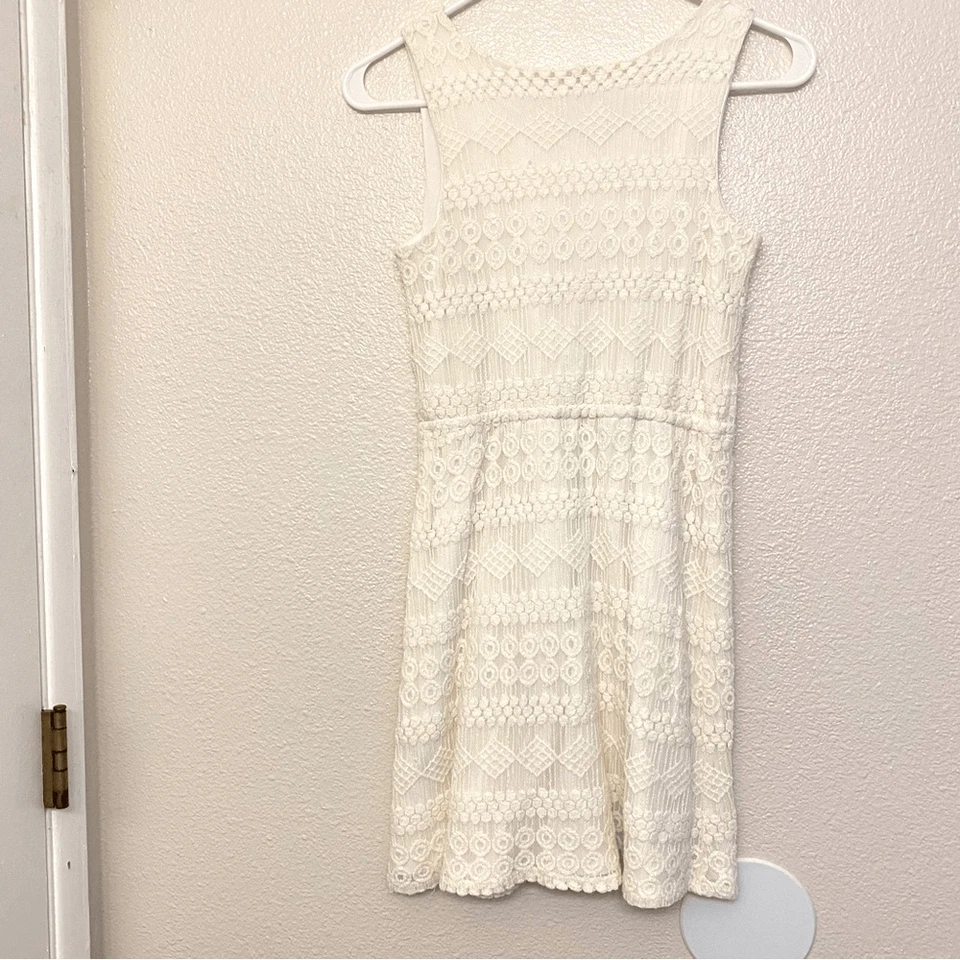 xhilaration Girl's ivory white boho Lace shift Dress  Large 10-12 - Image 2 of 4