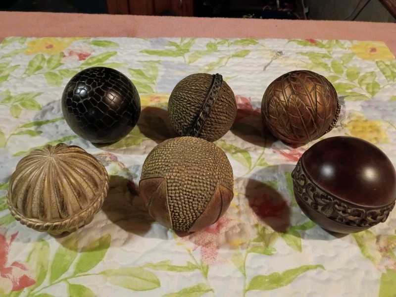 Lot of 6 Vintage Decorative Wood Ball Hand Carved Home Decor Beautiful Condition