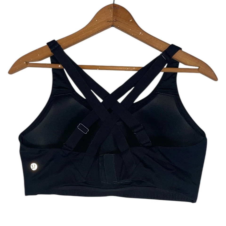 Lululemon Black Crisscross Back Sports Bra      Size: 36D - Image 2 of 3