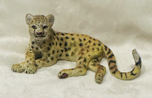 Vintage AAA Replica Cheetah Juvenile Lying Down Realistic Animal 5+ inch Toy