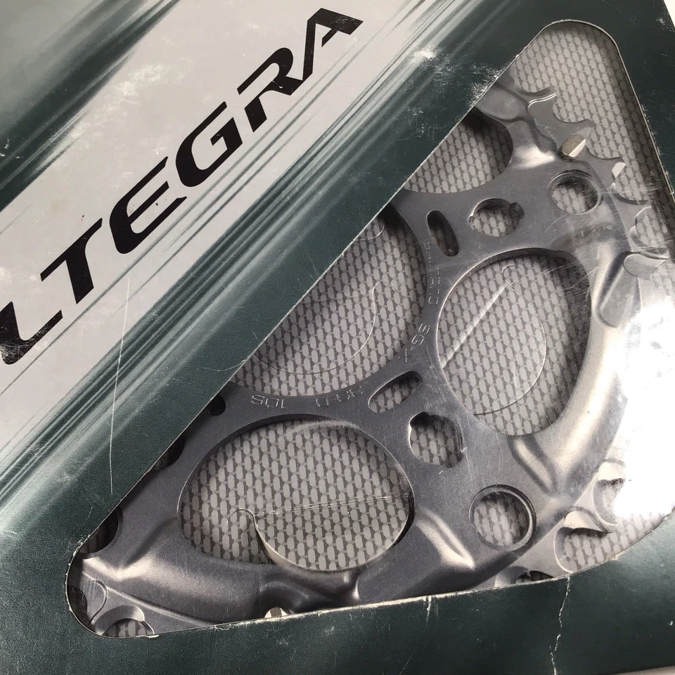 Shimano Ultegra FC-6703 Middle 39T-D x 92BCD Chainring NEW/NOS 3 x 10-Speed - Image 2 of 4