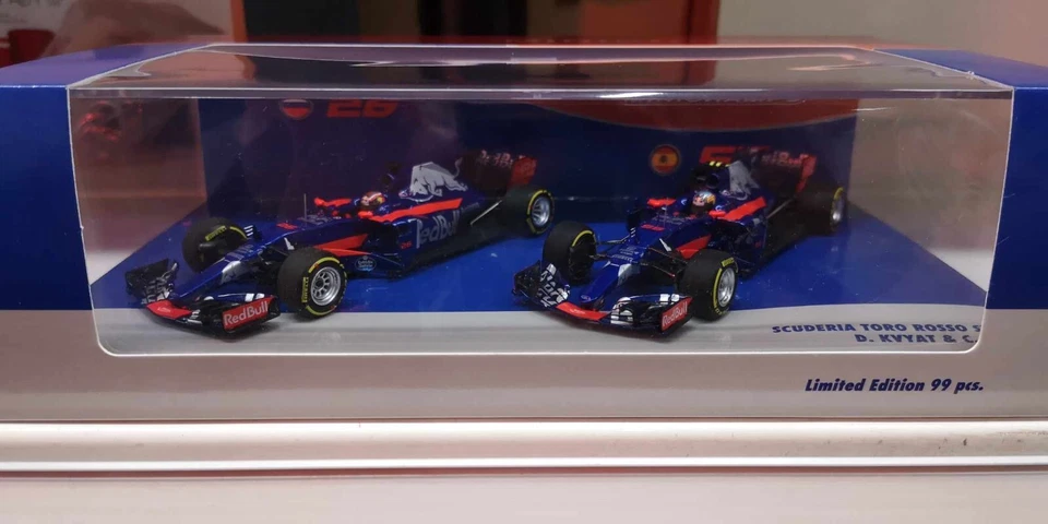 Toro Rosso STR12 Kvyat & Sainz 2-Car Set 2017 Minichamps 472172655 - Image 2 of 4