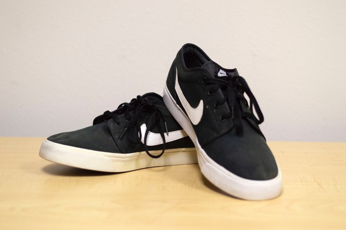 Nike Mens Toki Low 555272-020 Black with White Check Casual Shoe