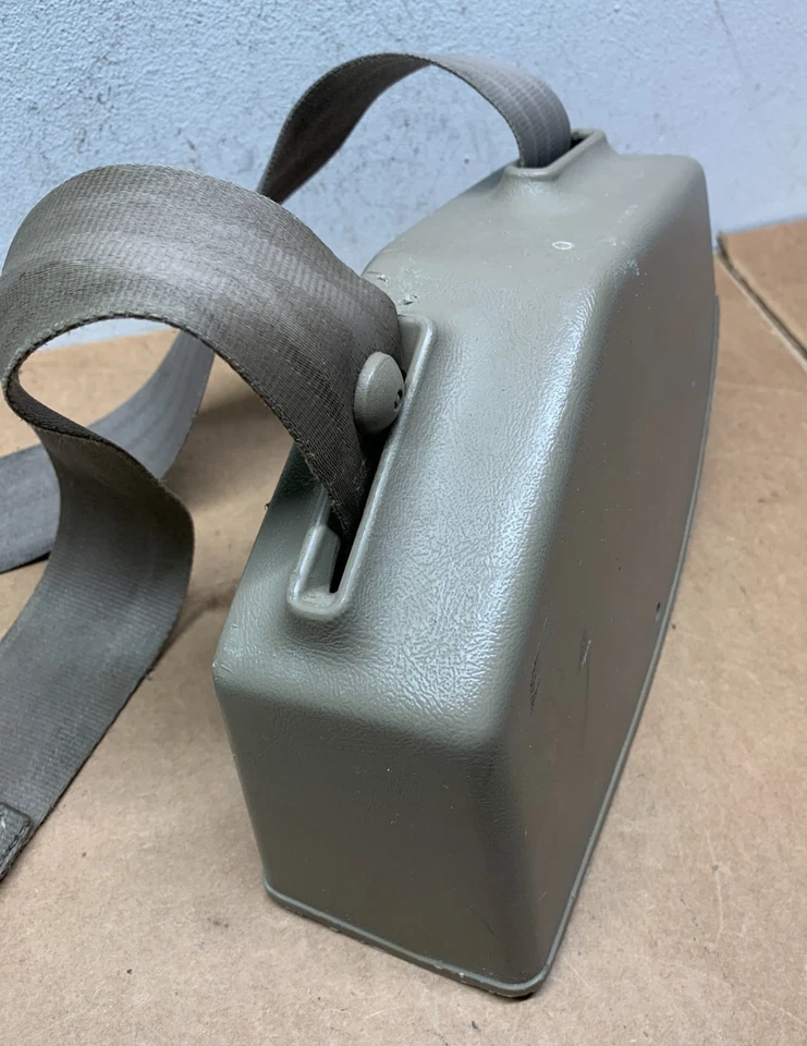 1988-1998 OBS Chevy GMC CK1500 Silverado Truck Driver Seatbelt Retractor Beige - Image 4 of 4