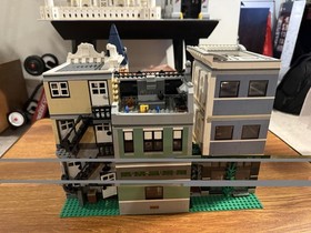 LEGO CREATOR: Assembly Square (10255) - Used- Built