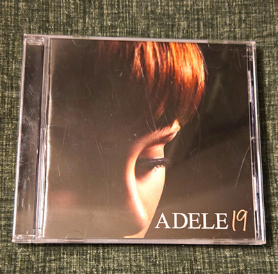 Adele 19 CD Album 2008 Pop Vocal Columbia Jewel Case 43:55 88697 31859 2
