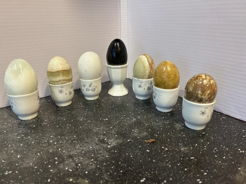 7 Marble/Onyx Polished Eggs Collectible - VGC - Image 1 of 2