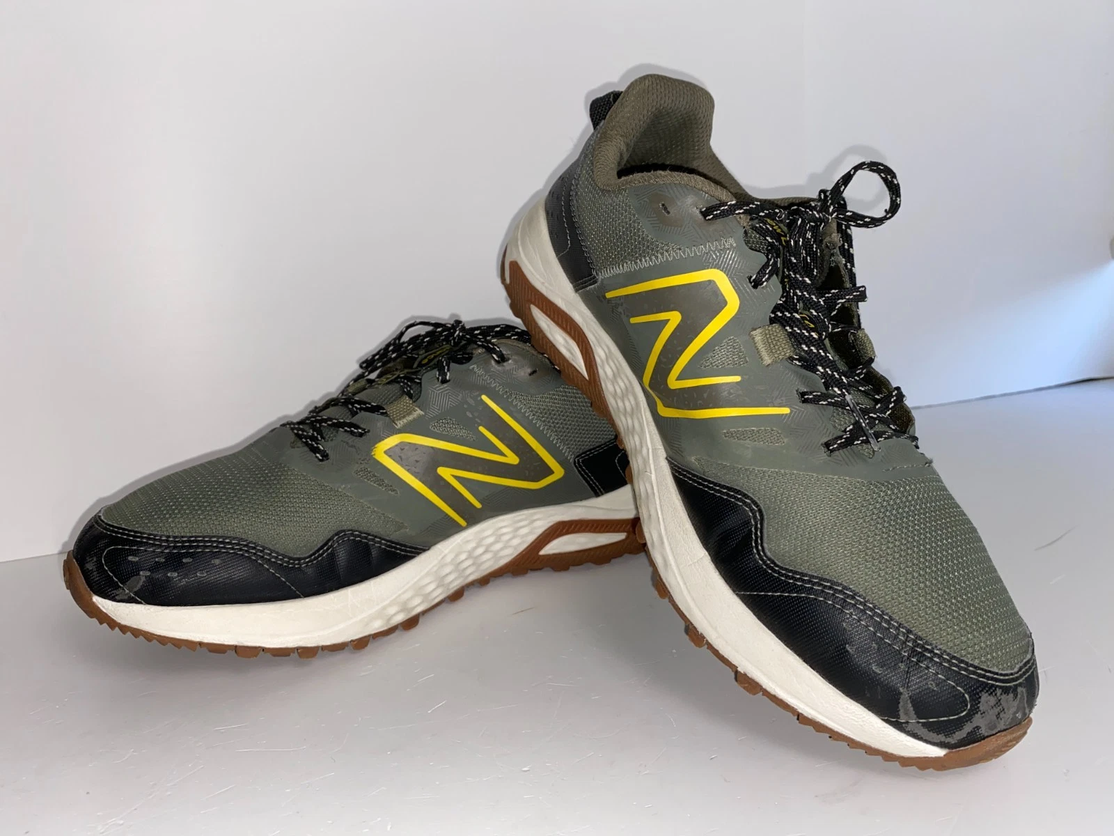 New Balance Shoes Men's 11 (W's 12.5) T410-V8 Trail Running Athletic Sneakers