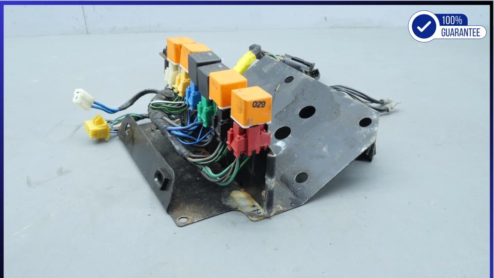 Jaguar XJS 1989 panel de fusibles y relé debajo del capó OEM Foto 2 de 4
