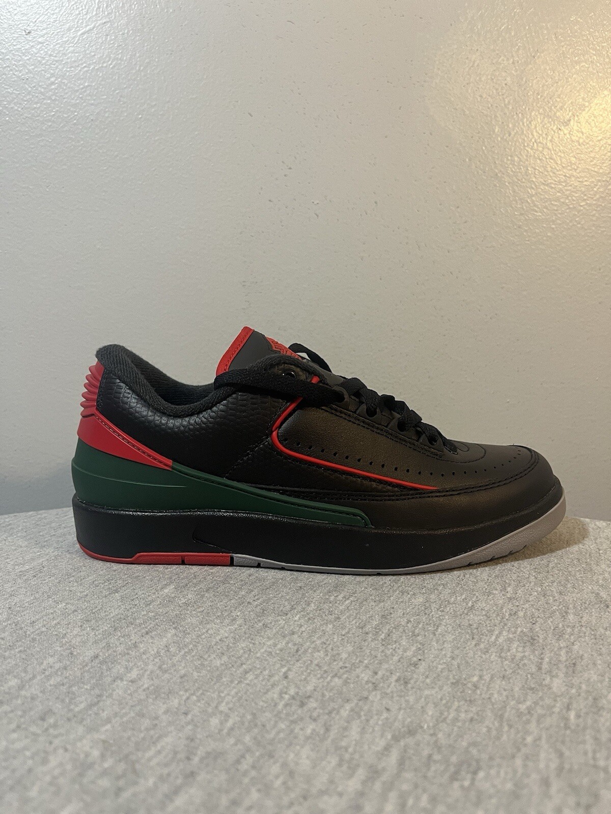 Nike Air Jordan 2 Low Bred Black Size 6Y Women 7.5 New FJ6869-006