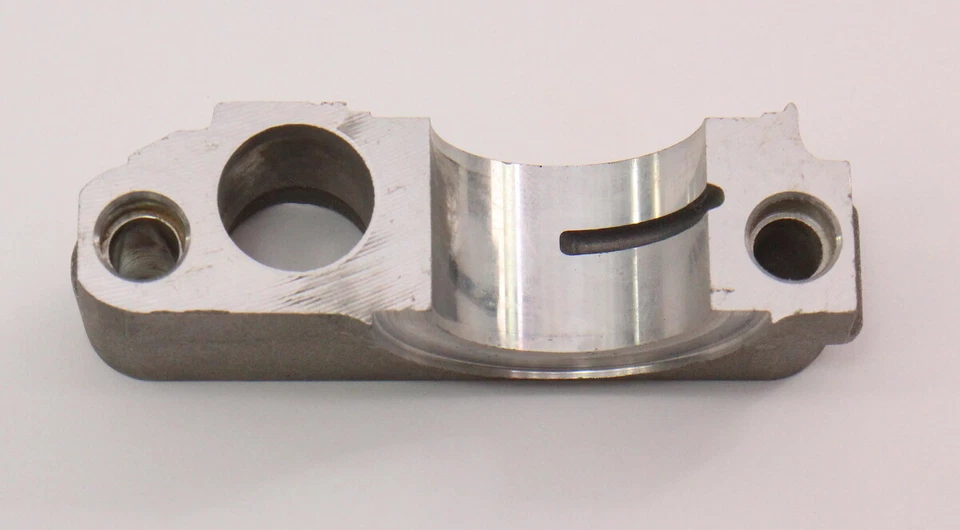 Exhaust Cam Camshaft Bearing Journal Cap 00-04 Audi A6 A8 S8 4.2 V8 - 077 457 - Imagem 2 de 3