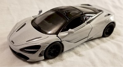 Kinsmart - 1:36 Scale Model McLaren 720S White (BBKT5403DW)