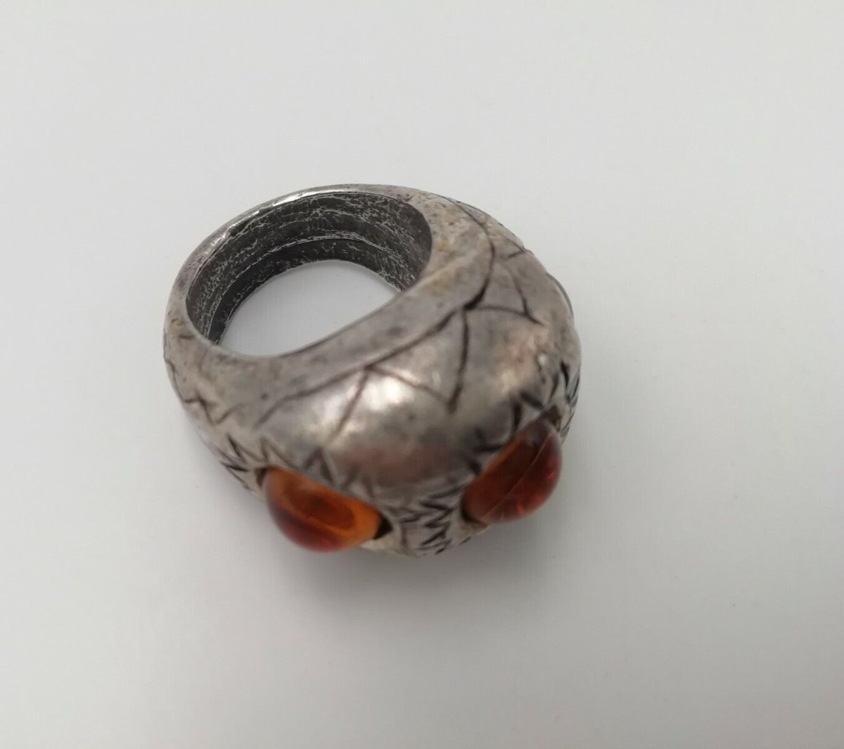 Bague Vintage En Métal Argenté Et Résine Orange - Taille 53-54 - Occasion - Style Unisexe - Cabochons Rétro
