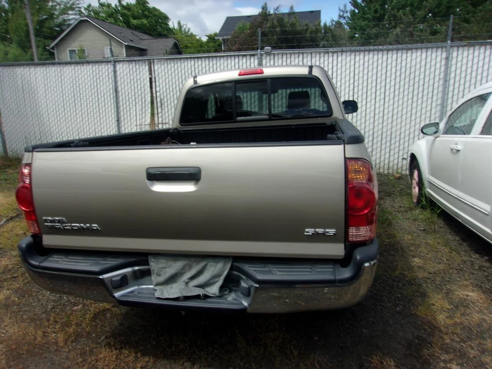 Used Front Right Door Interior Trim Panel fits: 2006 Toyota Tacoma  Grade A Foto 3 de 4