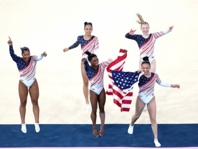 BEAUTIFUL US OLYMPIC TEAM SIMONE BILES JADE CAREY SUNI LEE 8X10 Photo