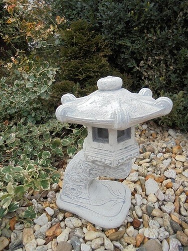 Steinlaterne-Japan-Lampe-Drachen-Steinguss-H-33-cm-Steinfiguren-Gartenfiguren