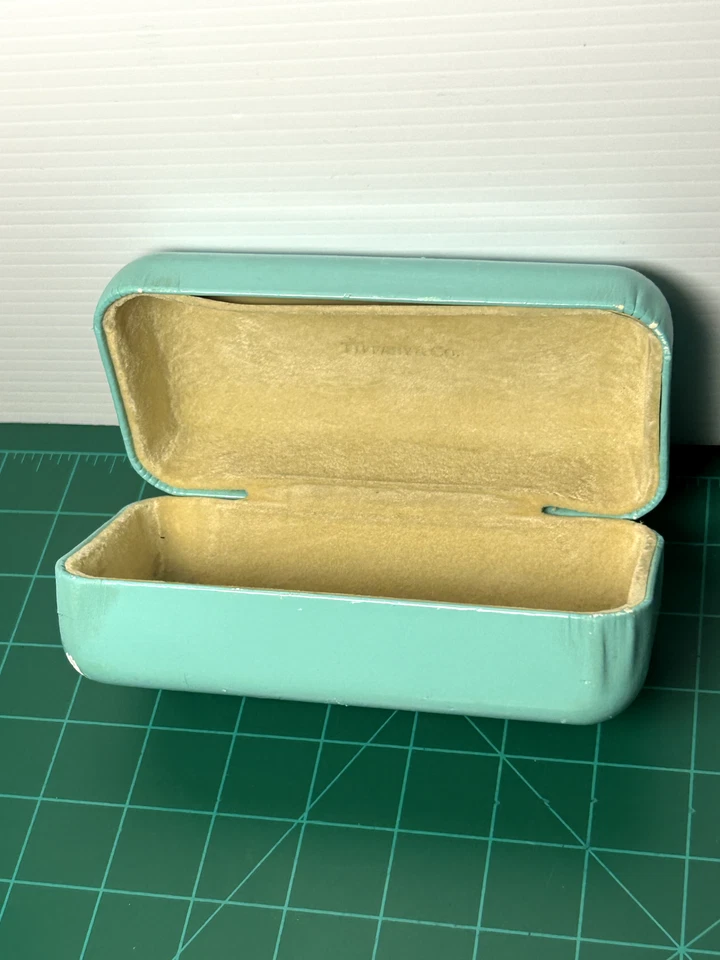 Estuche para gafas de sol/gafas turquesa Tiffany & Co. rectangular de metal 6" X 3" X 2" Foto 2 de 4