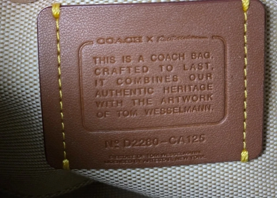 Cartera de cuero Coach x Tom Wessellmann MEDIANA CA125 Rogue 25 lentejuelas labios rojos Foto 2 de 4