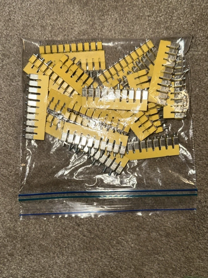 Brand New - Allen Bradley 1492 Cjj6 10 Center Jumpers - Box/Groups of 20 Pieces - Image 3 of 4