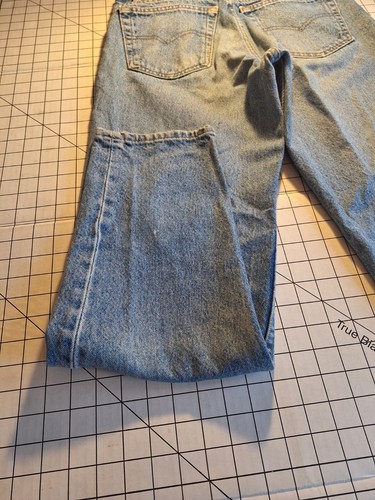 Mens 550 Levis Blue Jeans 33X32 Relaxed Tapered USA Vintage Well Worn - Picture 11 of 16