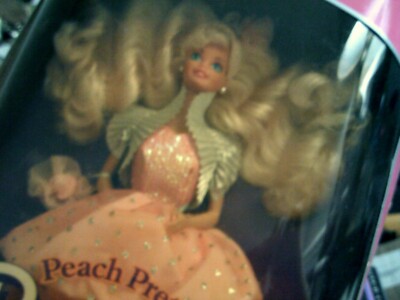 Barbie Peach Pretty Doll 1989 Hawthrone Ca NRB, Box Rough Clear