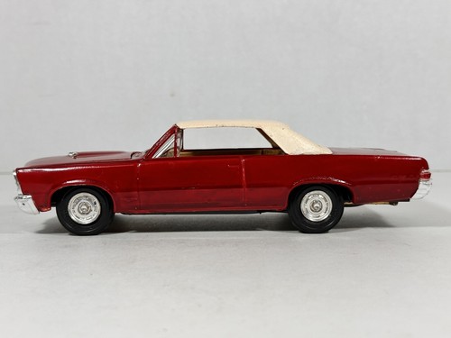 1965 PONTIAC GTO Red and White Built Up Vintage Assembled Model Car 1:25 Scale - 第 4/24 張圖片