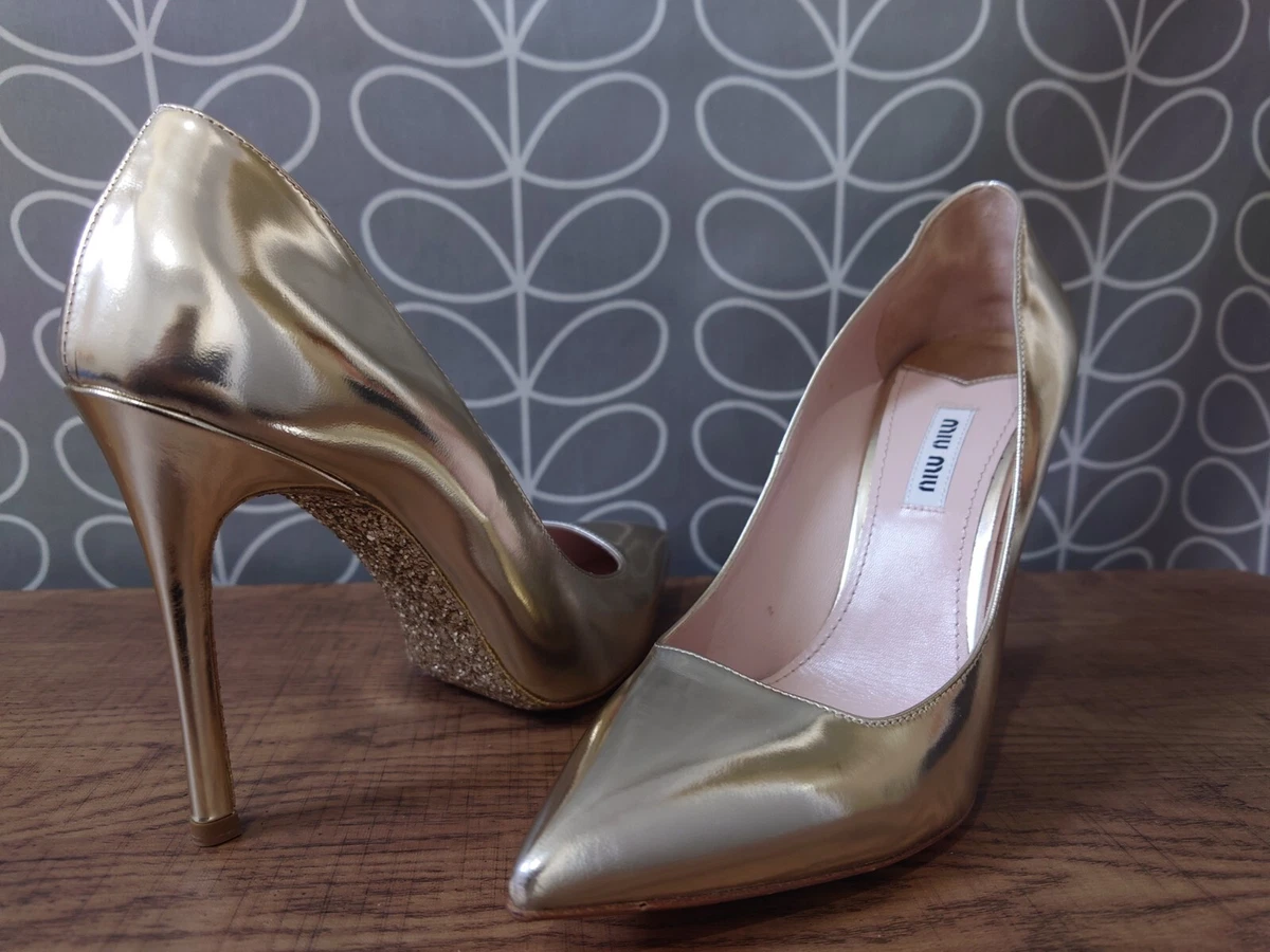 Gold court hotsell shoe