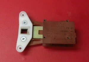 Washing Machine SERVIS M3104W DOOR LOCK
