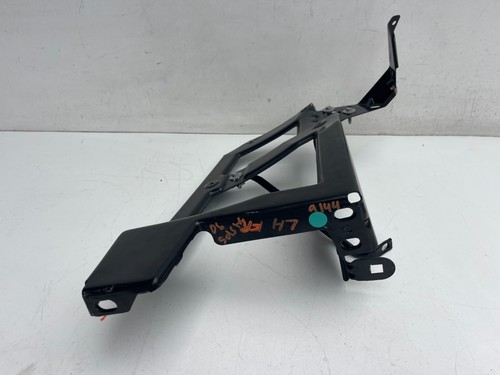2006-2010 PONTIAC SOLSTICE FRONT LEFT SIDE BUMPER FENDER BRACKET SUPPORT OEM 06 - Picture 8 of 15