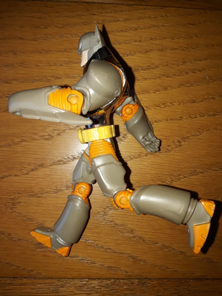 Figurine action Batman Gold série S05 H3759 DC Action Comics 13cm 5,25" kenner ? - Photo 3/4