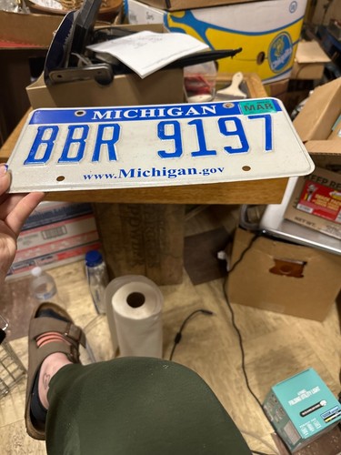 2000s Michigan License Plate BBR 9197 www.Michigan.gov - Picture 7 of 18