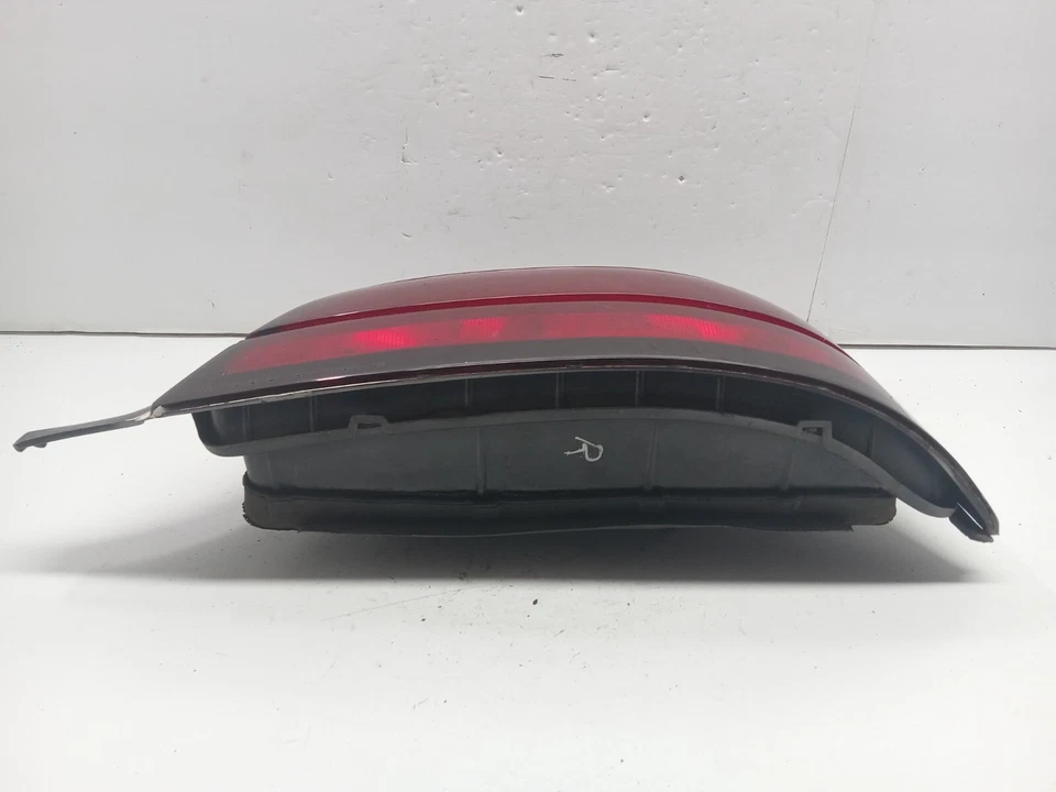Luz trasera derecha Pontiac Grand Am 1992-1995 OEM, 166-01462BR Foto 4 de 4