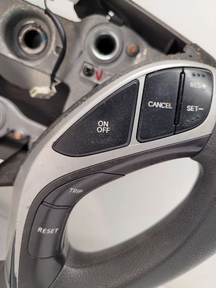 Volante Hyundai Elantra 2011-2013 con controles 561103Y250HZ Foto 2 de 4