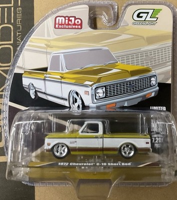 Greenlight 1:64 1972 Chevrolet C-10 Short Bed Custom Yellow and