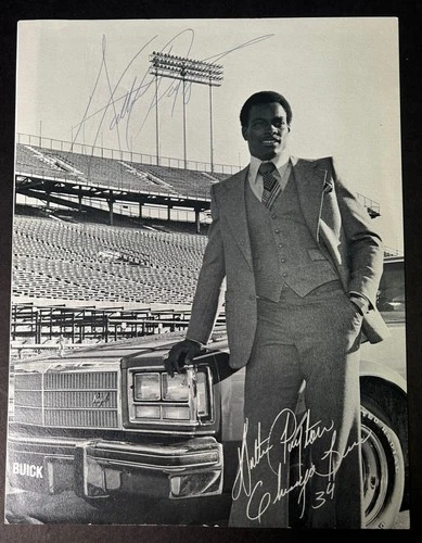 WALTER PAYTON autographed photo Chicagoland Buick dealers Chicago Bears
