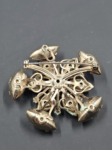 Vintage Judy Lee Round Flower Brooch, READ DESCRIPTION - Picture 6 of 7
