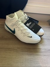 Nike elite boys cleats. Chromatic pack limited edition size 5.5 Men  s