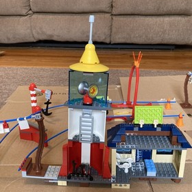 LEGO #4982 SpongeBob SquarePants Mrs Puffs Boating School 2007 + #7610 Boat