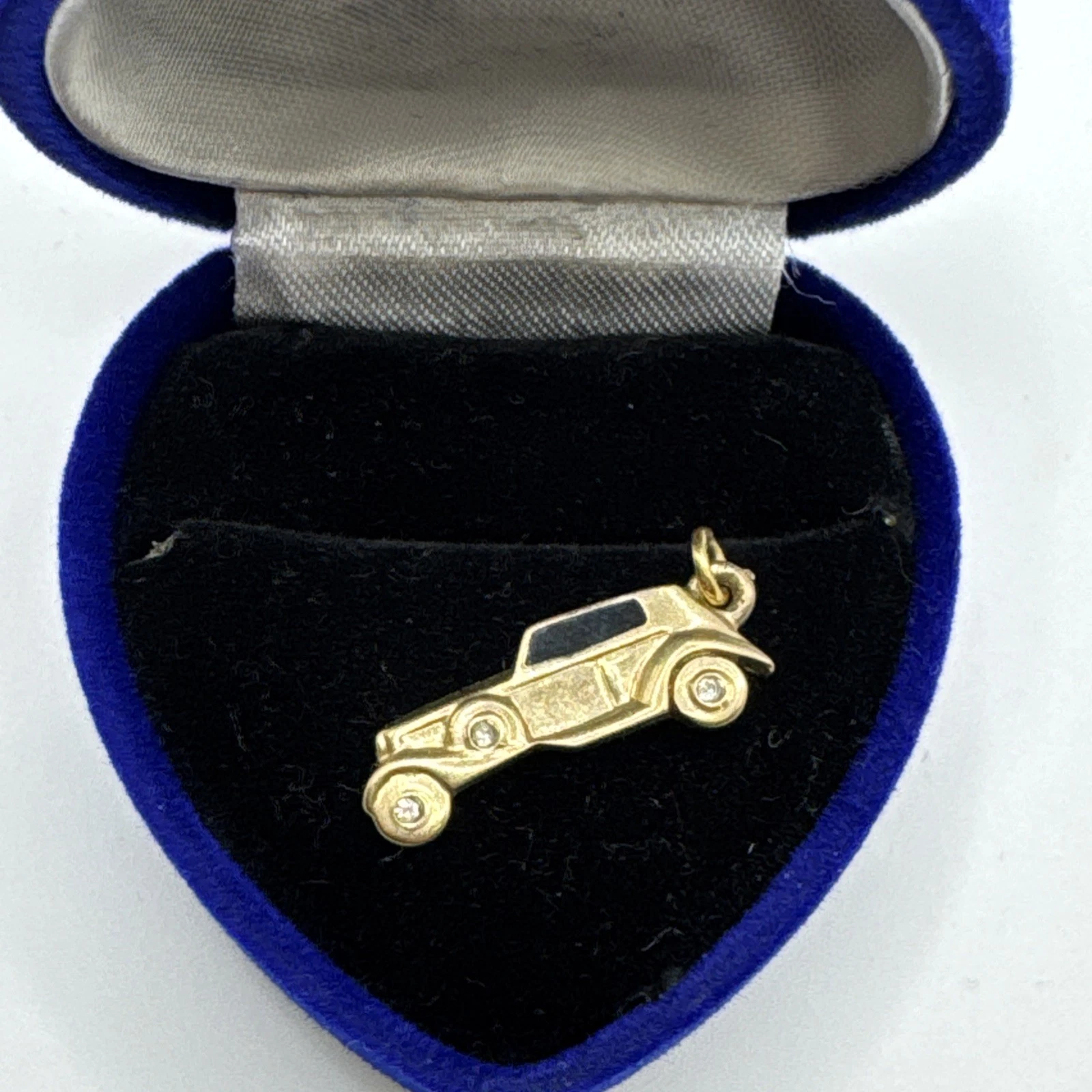 Bijoux Fantaisie Pendentif Voiture Doré (sans la boite)